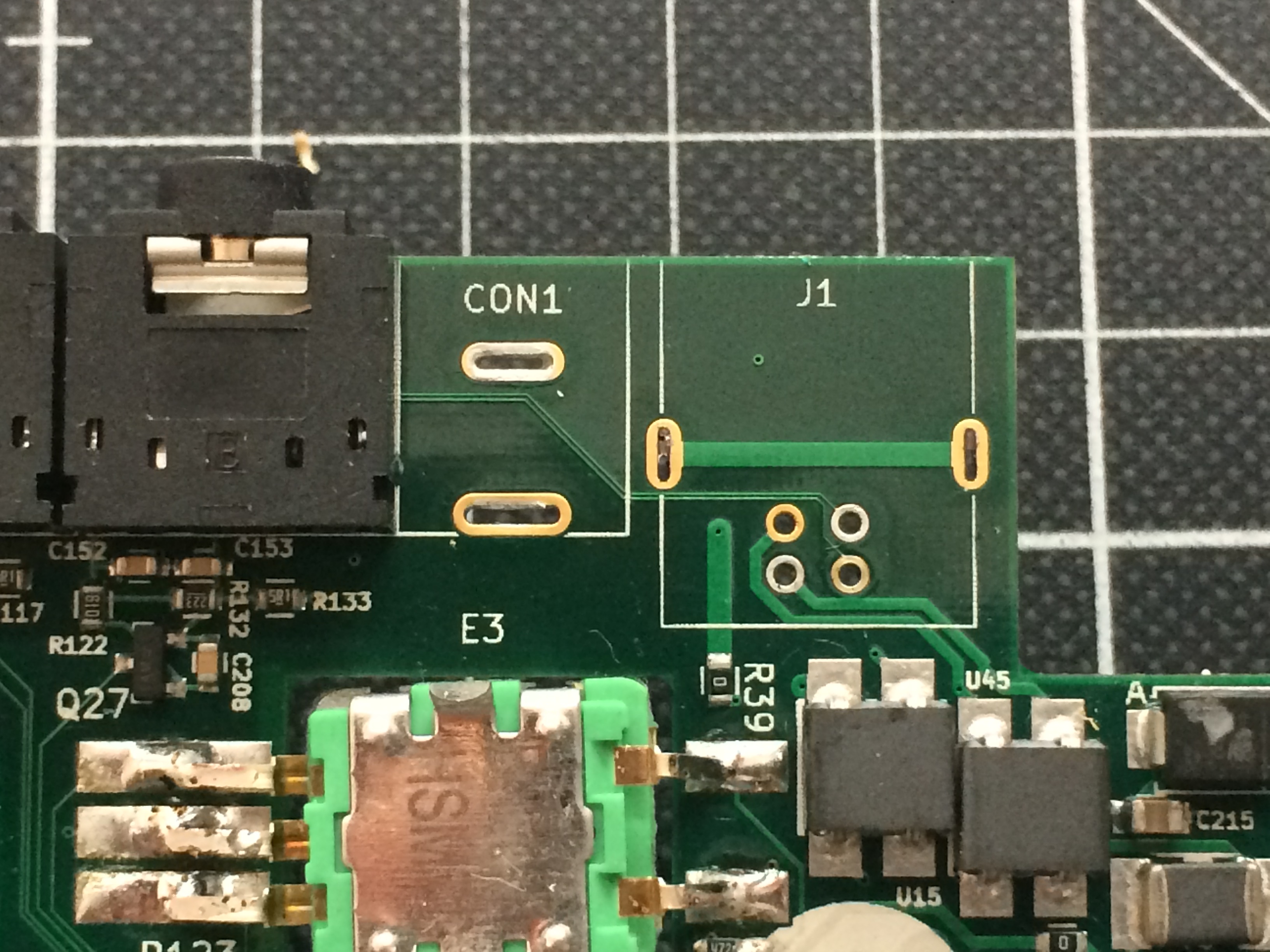 Solderpads of desoldered connectors