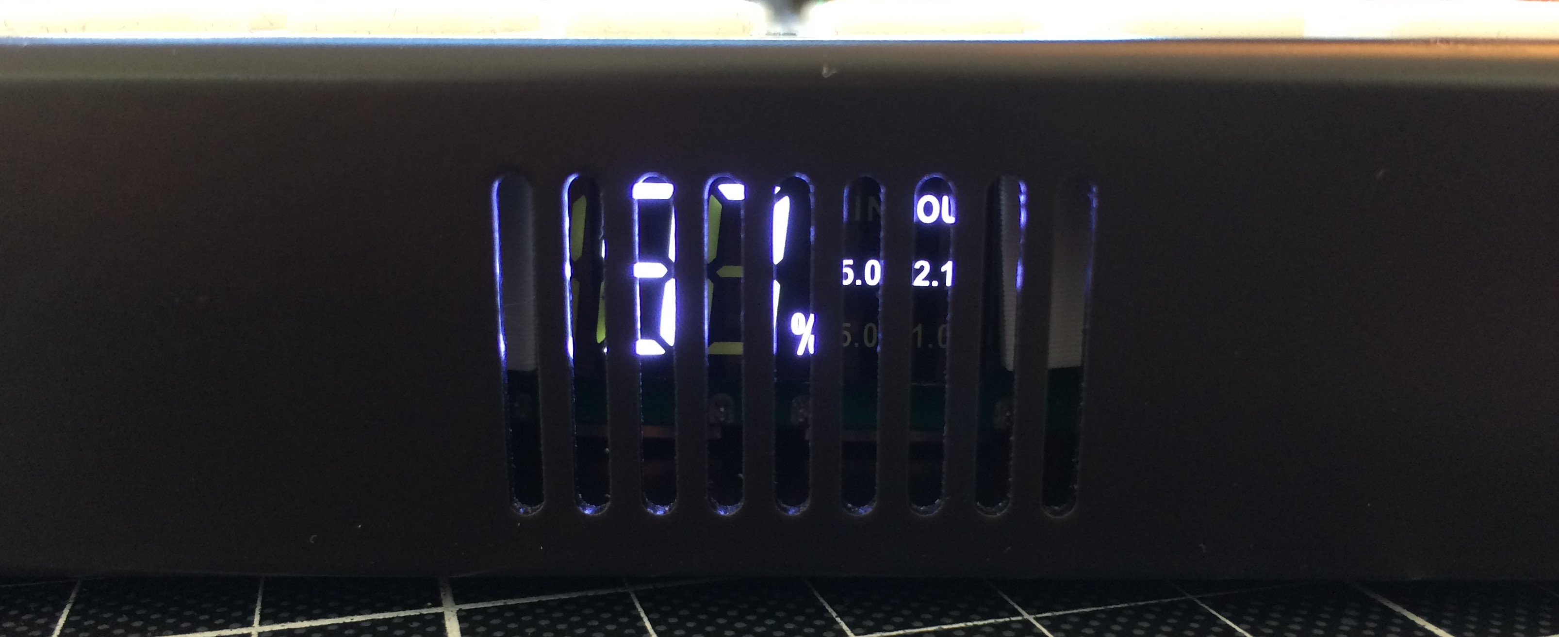 Battery indicator through speaker grill